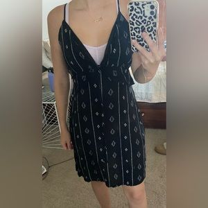 Salty Lemon M black and white pattern dress